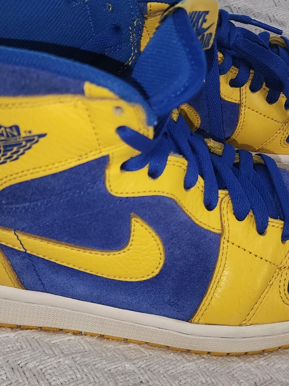 Jordan Nike High-Top Sneakers in Blue & Yellow Sz 8.5M W10 - Picture 2 of 5